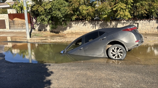 Bodrum'da ime suyu hatt patlad! Ara ukura gmld: Src son anda kurtarld