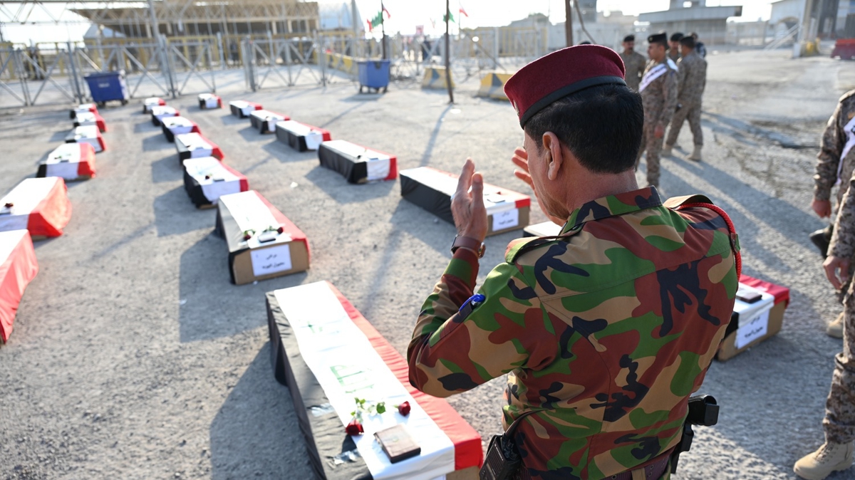 ran-Irak Sava'nda hayatn kaybeden iki lkenin askerlerinin naalar takas edildi