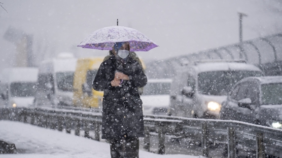 stanbul'un baz blgelerinde kar ya etkisini artrd