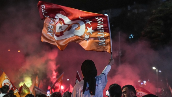 Aslan'dan ifte kupa! te kutlamalardan grntler...