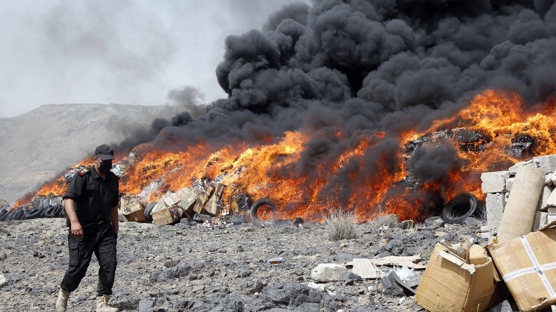 Yemen'de 18 ton esrar imha edildi