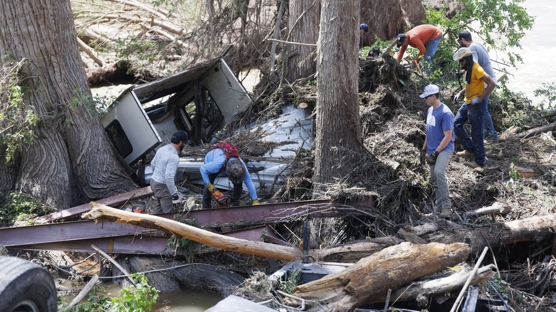 Texas'ta 109 kiinin lmne neden olan sellerde, 160'tan fazla kiinin kayp olduu bildirildi