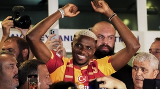 Dnya Victor Osimhen transferini konuuyor!  'Ne pahasna olursa olsun dnmek istedi'