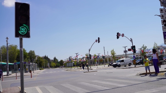 Trafik klar Filistin iin yand! Kocaeli'de anlaml protesto