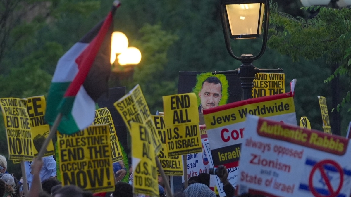 NYT nnde soykrmc srail'e protesto!