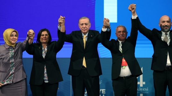 AK Parti 24 yanda! te programdan ok zel kareler