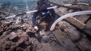 Denizin dibinden hazine kt: Osmanl tarihine k tutacak