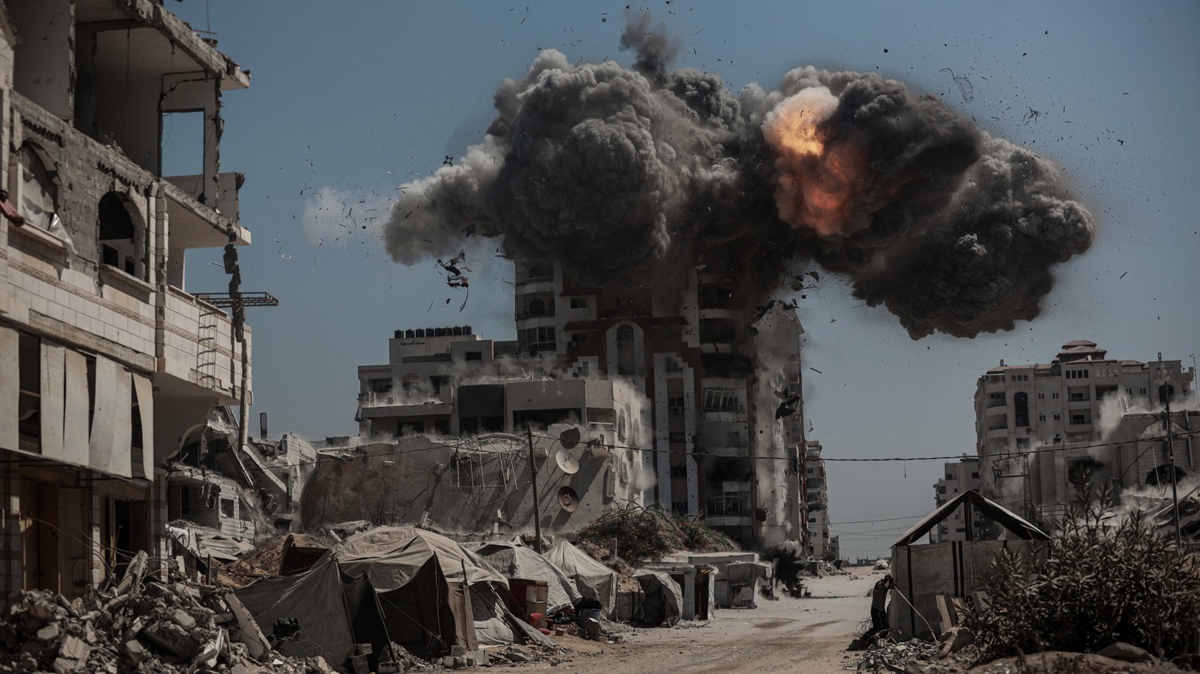 Soykrmc srail'den Gazze'ye ar bombardman: Can kayb 65 bine dayand