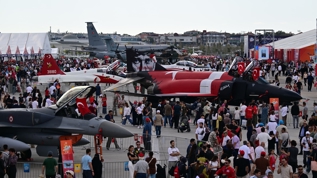 stanbul'da TEKNOFEST heyecan! Vatandalardan youn ilgi