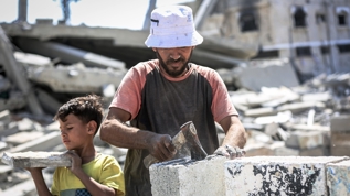 Filistinliler evlerini yeniden ina etmeye balad