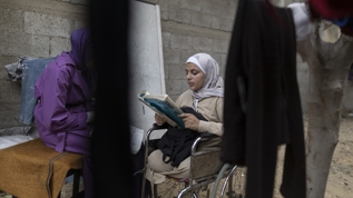 ki bacan ve tm ailesini kaybetti, Soykrmc srail bir gecede her eyini ald