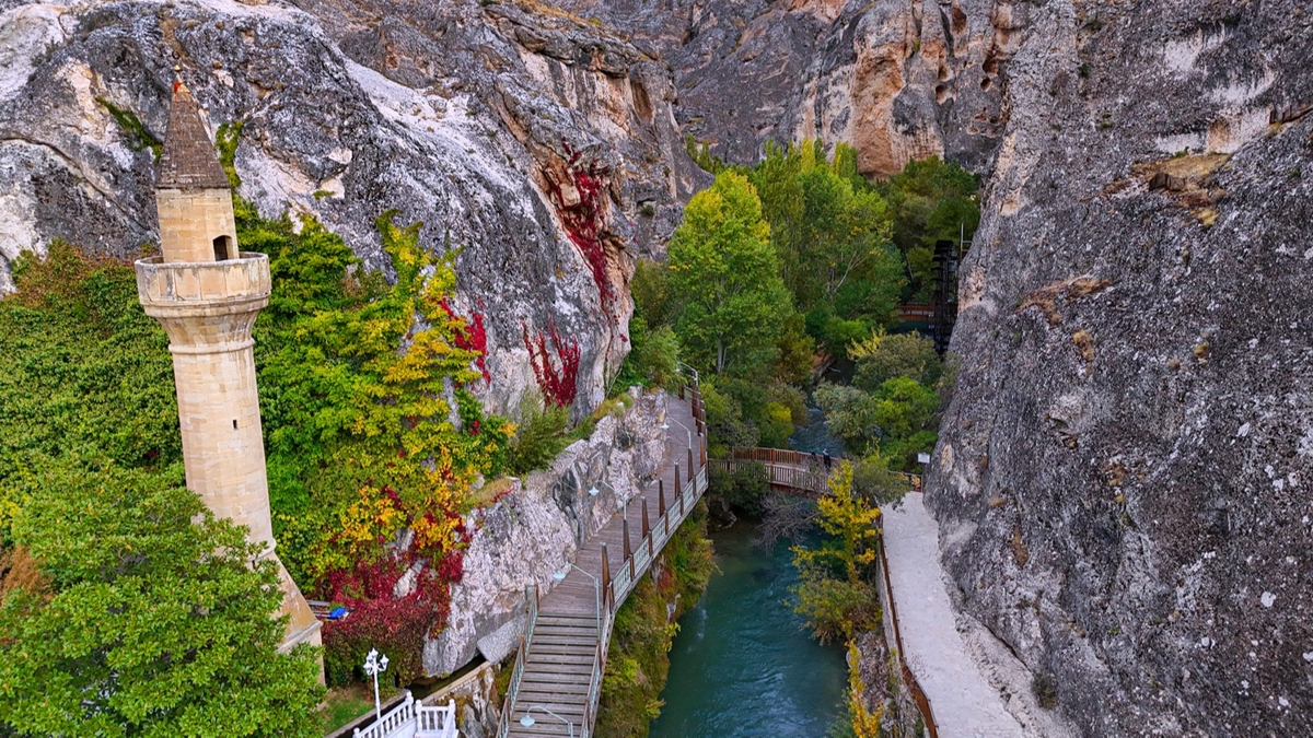 Doğaseverlerin yeni durağı! Bu kanyon hayran kendine hayran bırakıyor