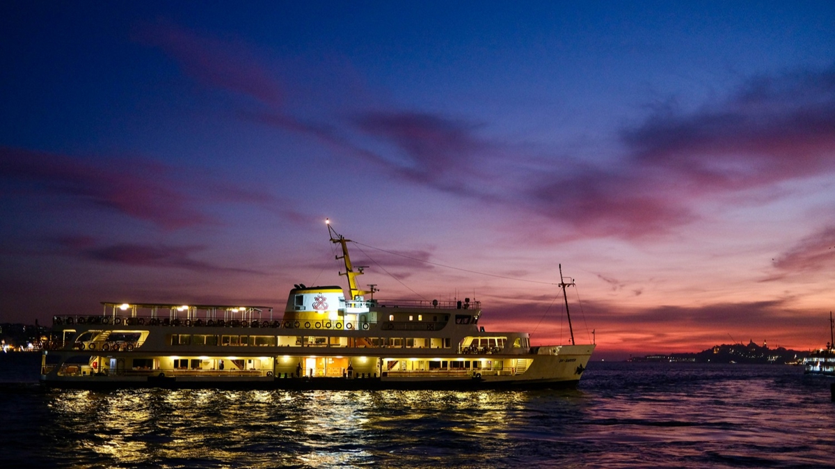 �stanbul'da g�n bat�m� mest etti: K�z�l g�ky�z� g�rsel ��len sundu