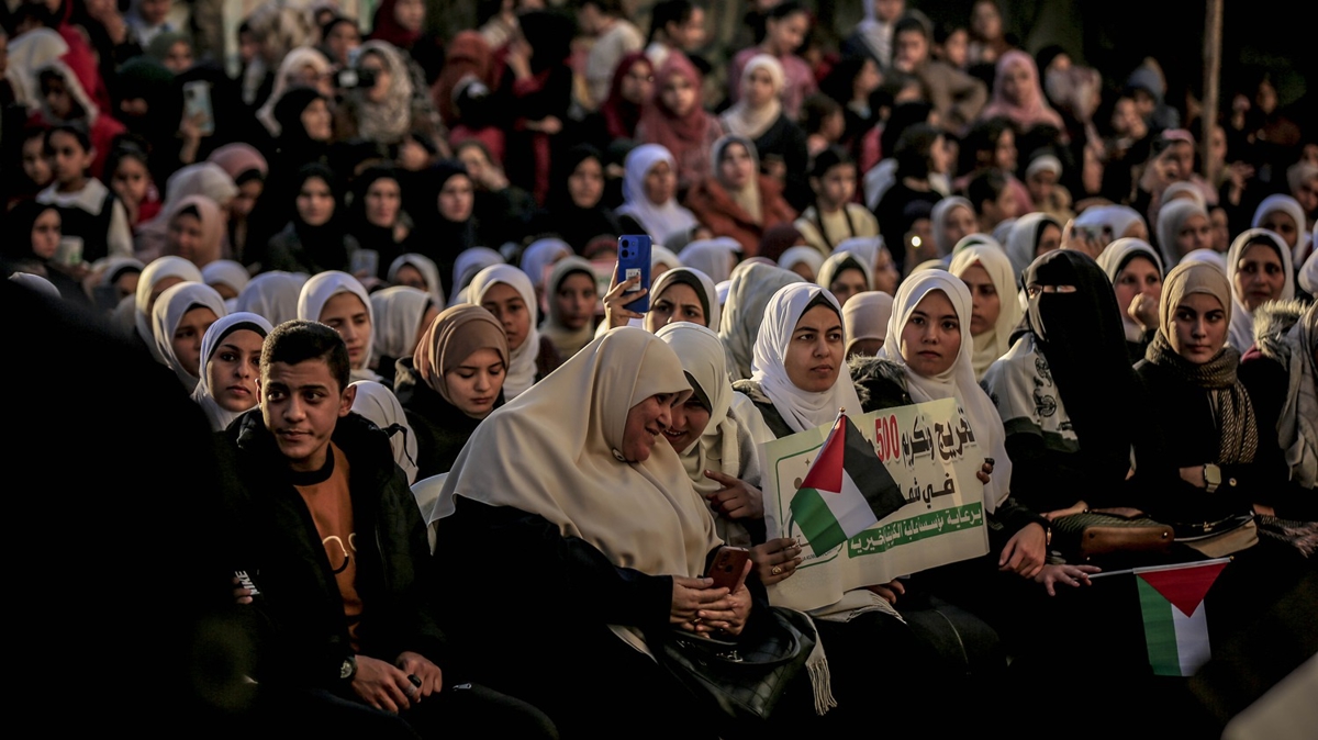 Gazze'de 500 haf�z i�in mezuniyet t�reni d�zenlendi