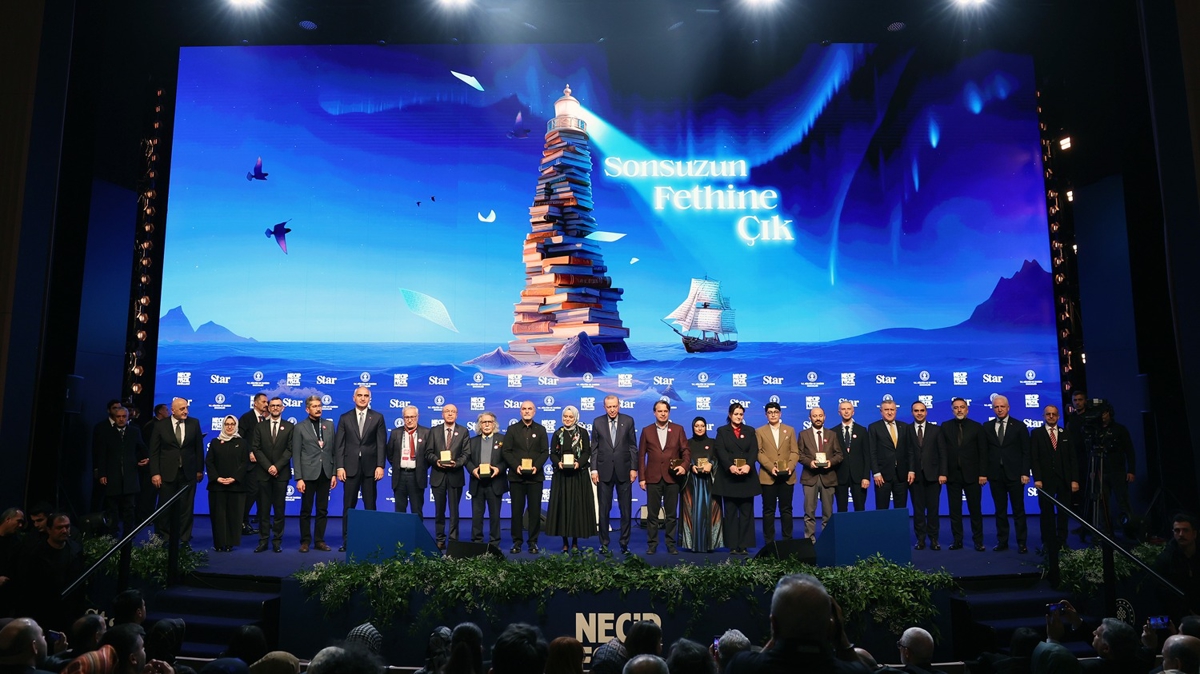 12. Necip Faz�l �d�lleri sahiplerini buldu