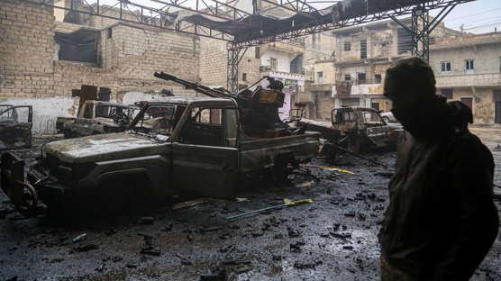 �eyh Maksud'da YPG'ye ait yanan askeri ara�lar� g�r�nt�lendi