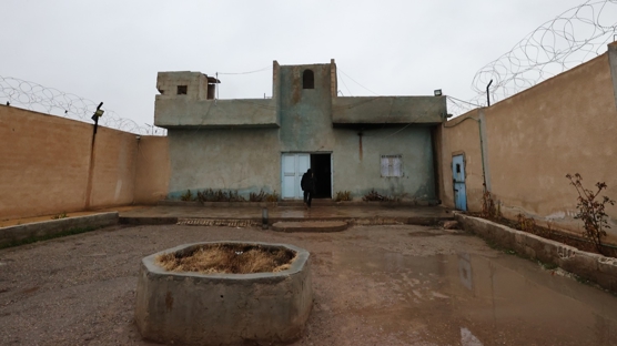 Tabka'deki ter�r �rg�t� YPG/SDG hapishanesi g�r�nt�lendi