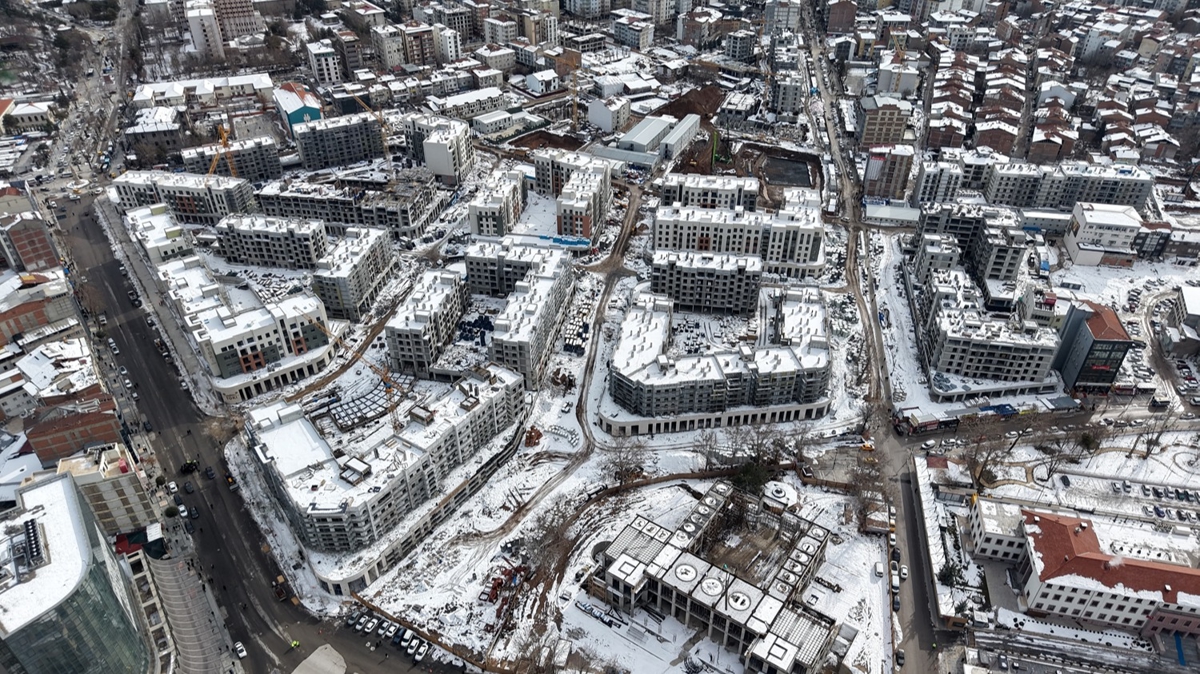 Malatya'da deprem yaralar� sar�l�yor: Esnaf yeni �ar��da kepenk a�maya haz�r