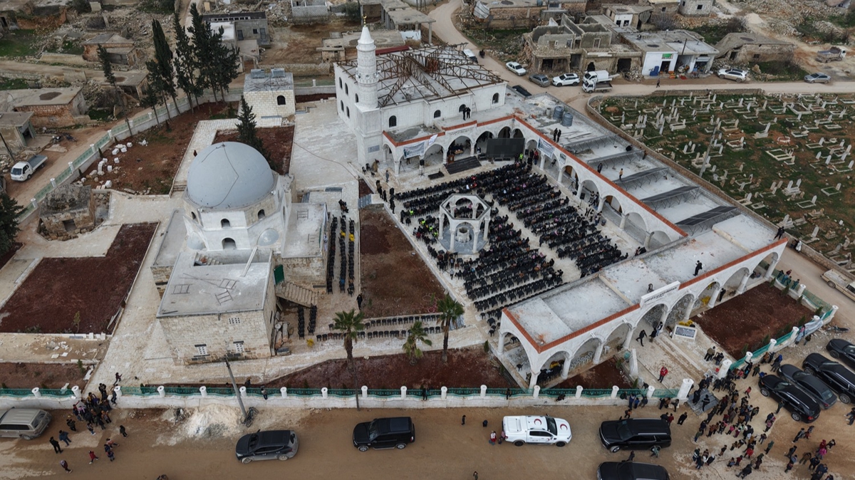 T�rkiye'den Suriye'ye vefa eli: �mer bin Abd�laziz T�rbesi restore edildi