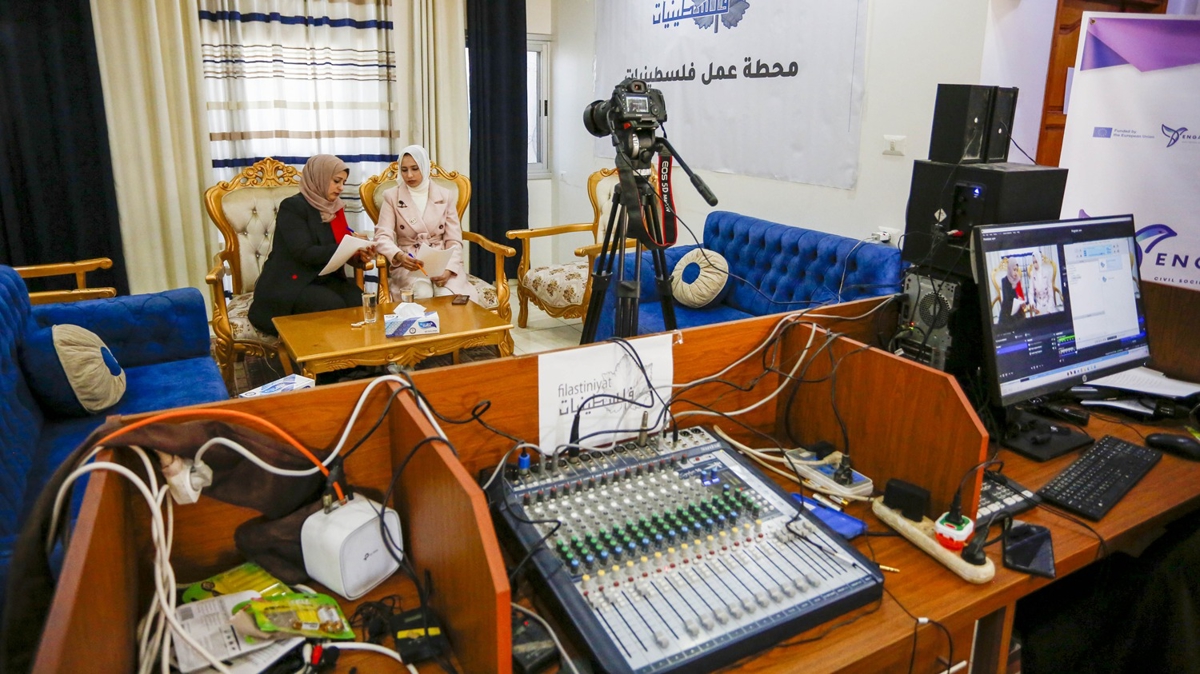 Sava��n ard�ndan Gazze'de ilk ses: Filistin radyosu yay�na ba�lad�