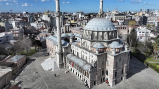 K�lliye olarak yapt�r�lan son selatin camisi: Laleli Camii