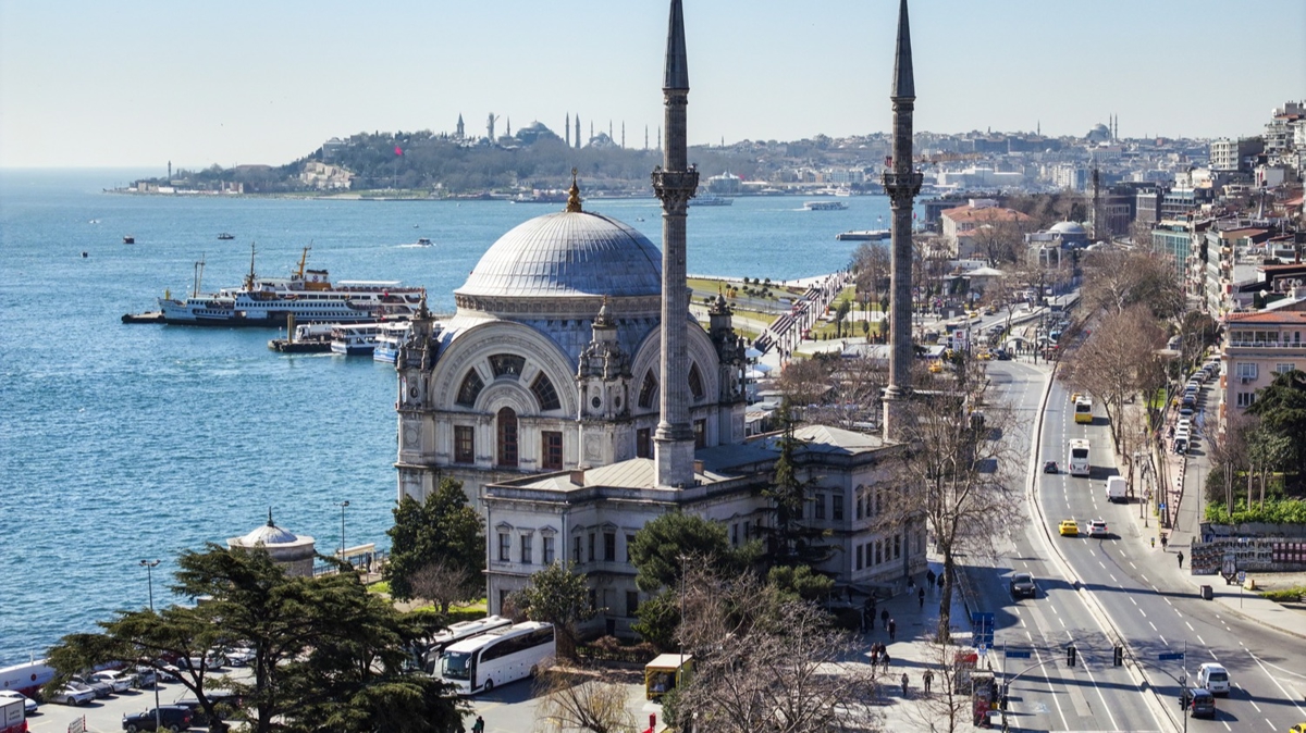 Bo�az'�n k�y�s�ndaki zarif miras: Dolmabah�e Camii