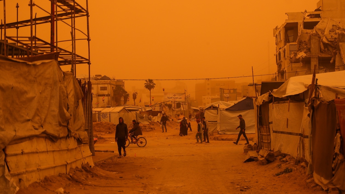 Gazze'de insani kriz derinle�iyor: Kum f�rt�nas� esir ald�