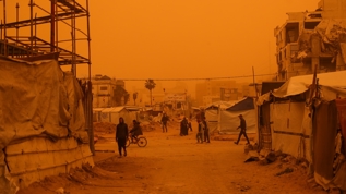 Nefes almak bile g��: Kum f�rt�nas� Gazze'yi esir ald�