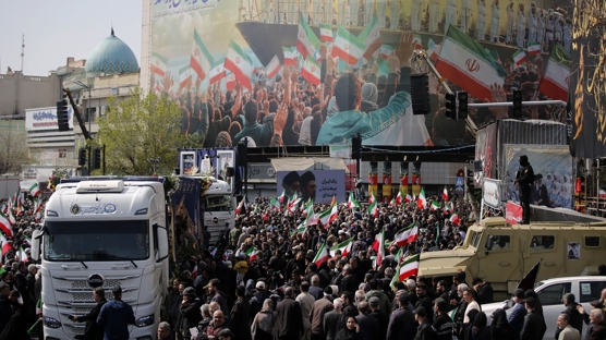 �ran'da yas: Laricani ve denizciler i�in cenaze t�reni