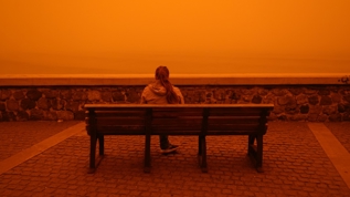 Girit Adas�'nda g�ky�z� k�rm�z�ya b�r�nd�