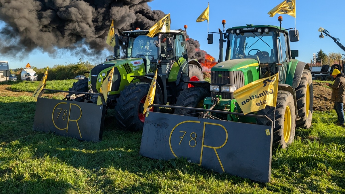 Avrupa'da kaosun fitili ate�lendi! Frans�z �ift�ilerden Paris kap�s�nda '�fke' ate�i