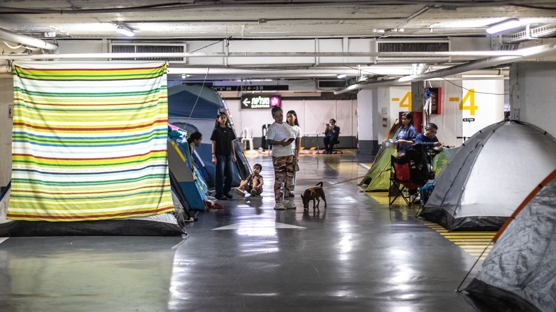 Korku i�indeler! �srailliler otoparklarda ya��yor