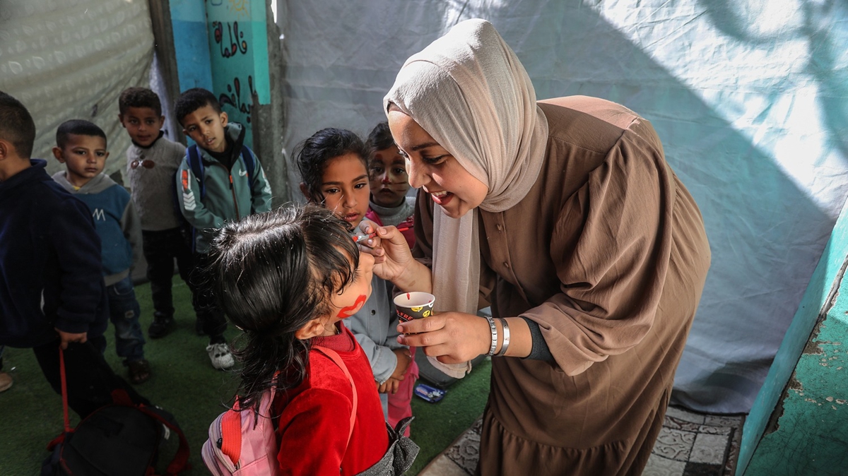 Gazze'de savaş mağduru çocuklar için moral etkinliği
