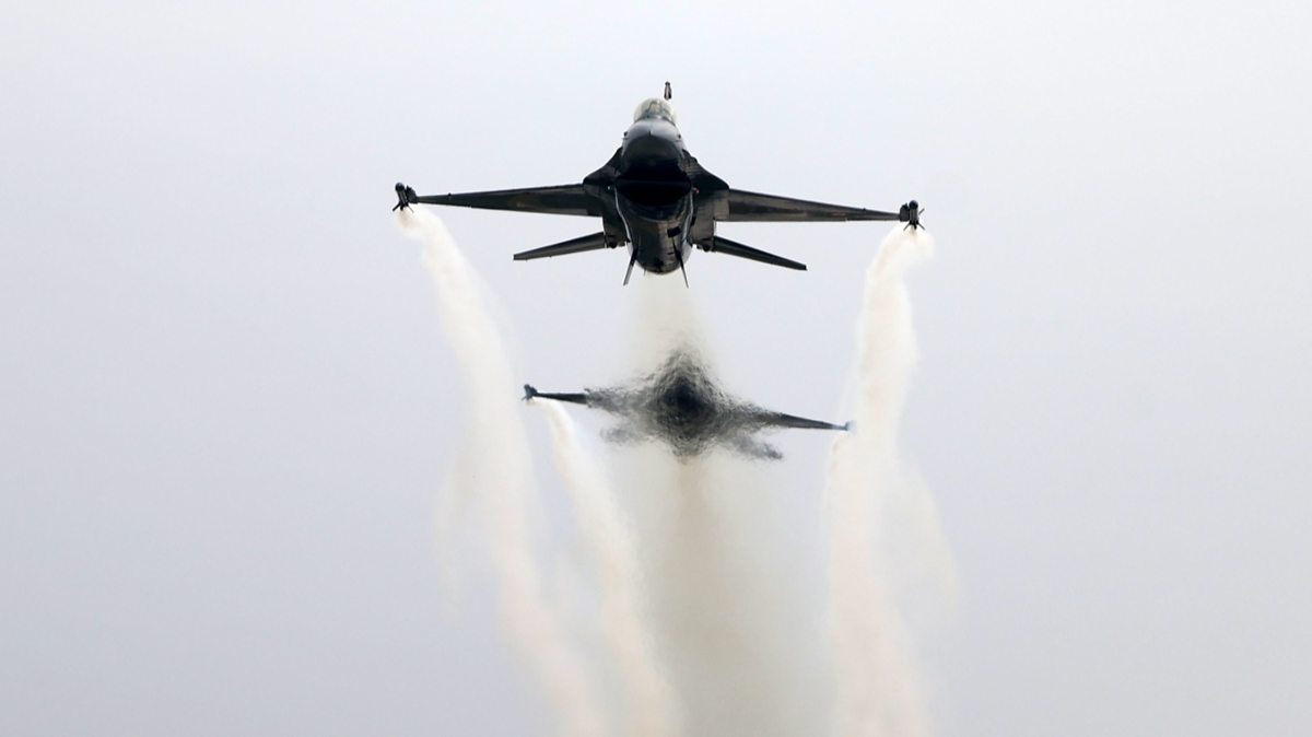 SOLOT�RK'�n 15. y�l�! G�ky�z�nde nefes kesti