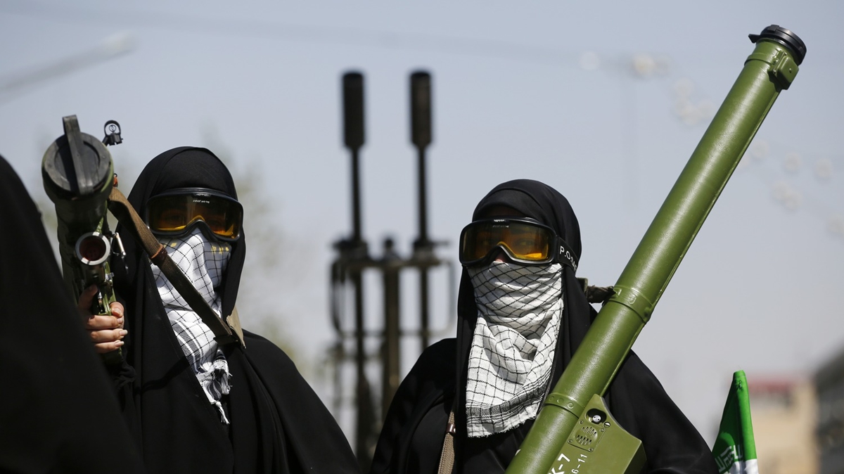 ABD ve �srail'e g�zda��! Roketatarlarla y�r�d�ler