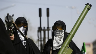 ABD ve �srail'e g�zda��! Roketatarlarla y�r�d�ler