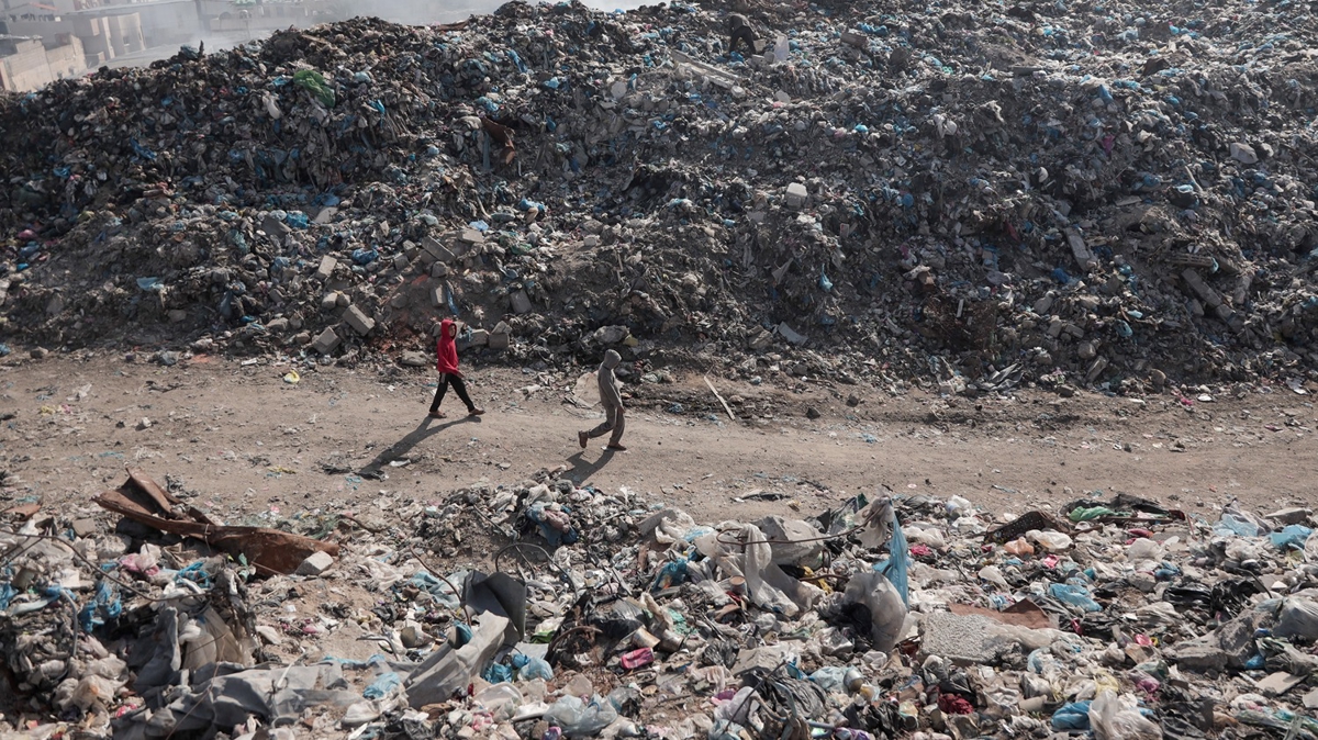 Gazze'de insani kriz: ��p y���nlar� tehlike sa��yor