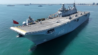 Yabanc� �lkelerin yetkilileri TCG Anadolu'yu ziyaret etti