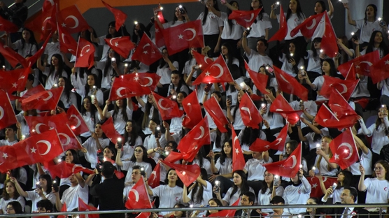 Yurdun d�rt bir taraf�nda 19 May�s co�kusu